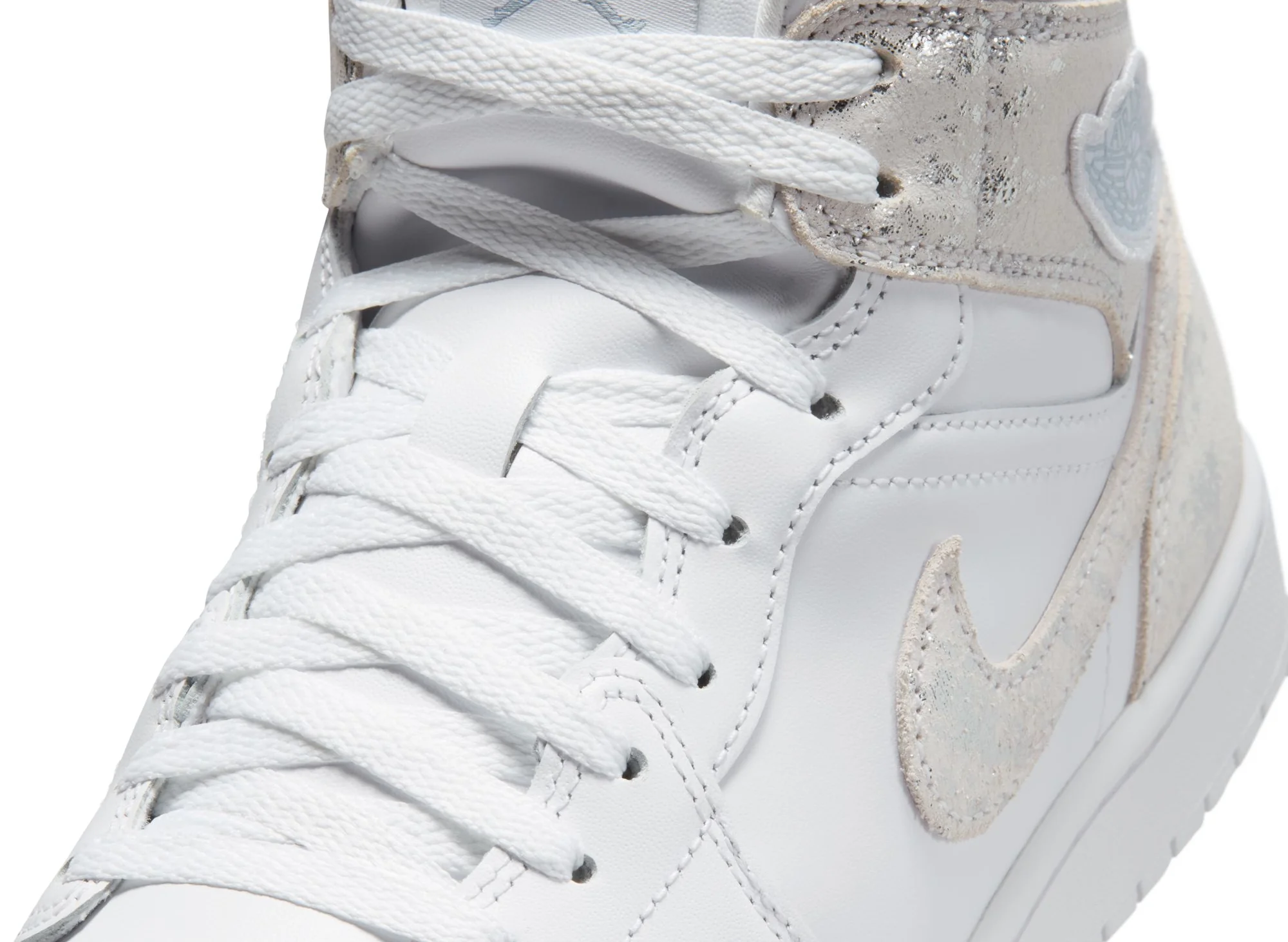 Air Jordan 1 Mid SE in White / Field Silver - Image 6