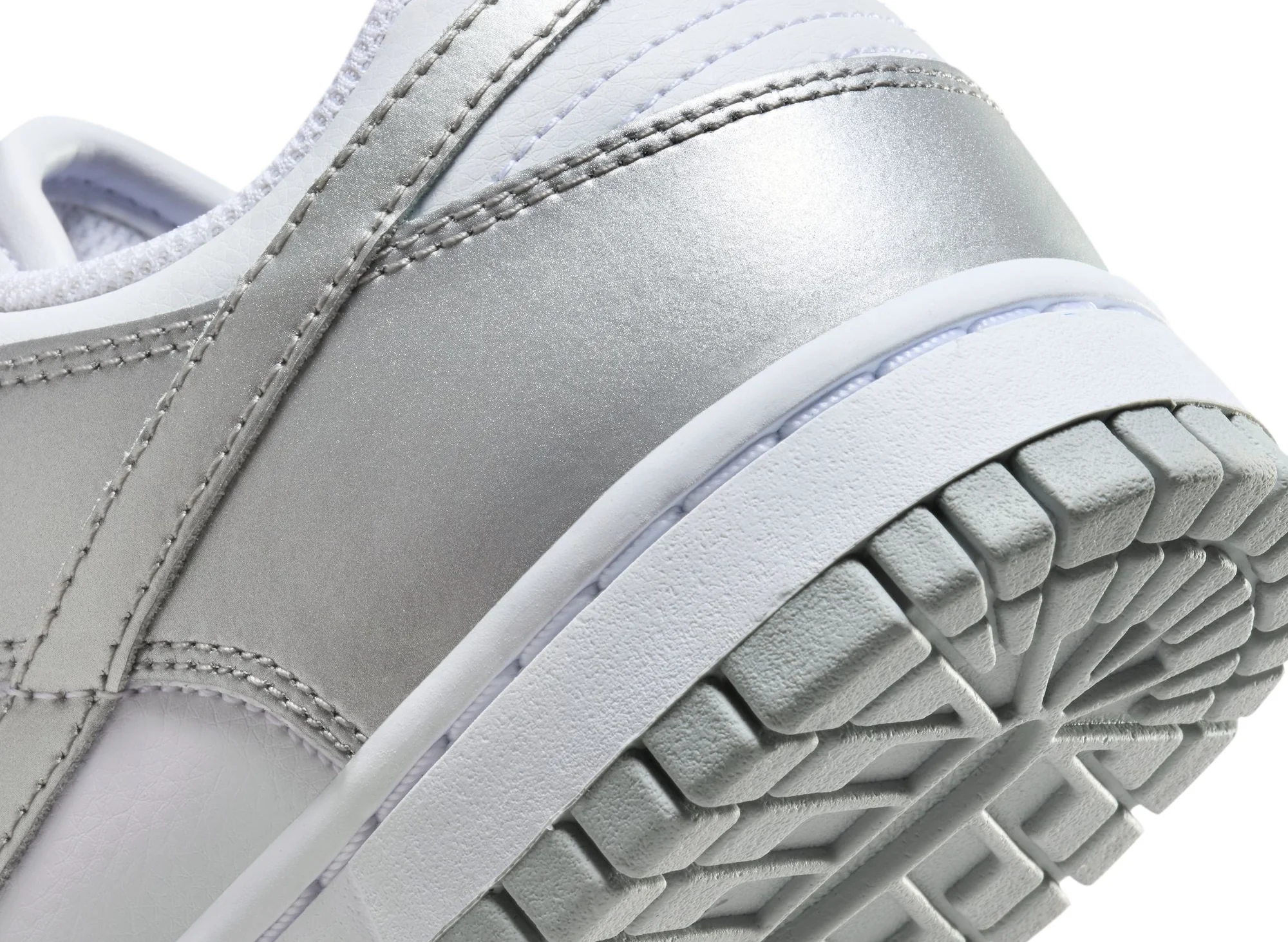 Women's Nike Dunk Low - Image 8